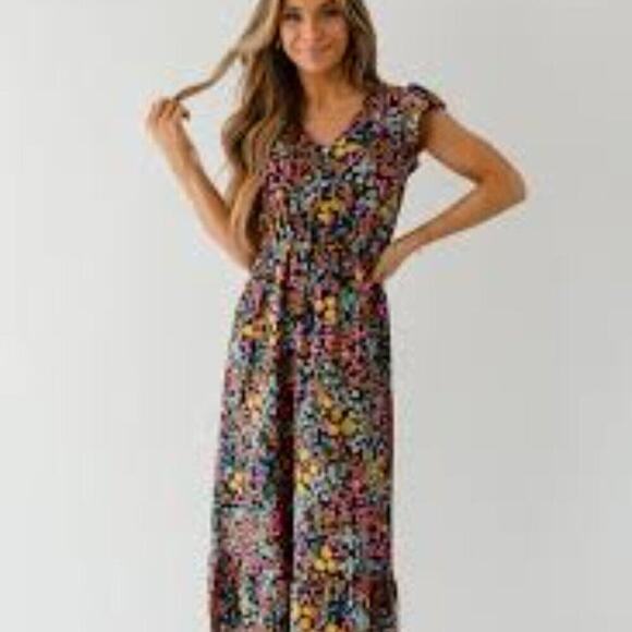 BOUTIQUE BLACK NWOT FLORAL CAP SLEEVE MULTI COLOR FLORAL DRESS - Picture 1 of 6